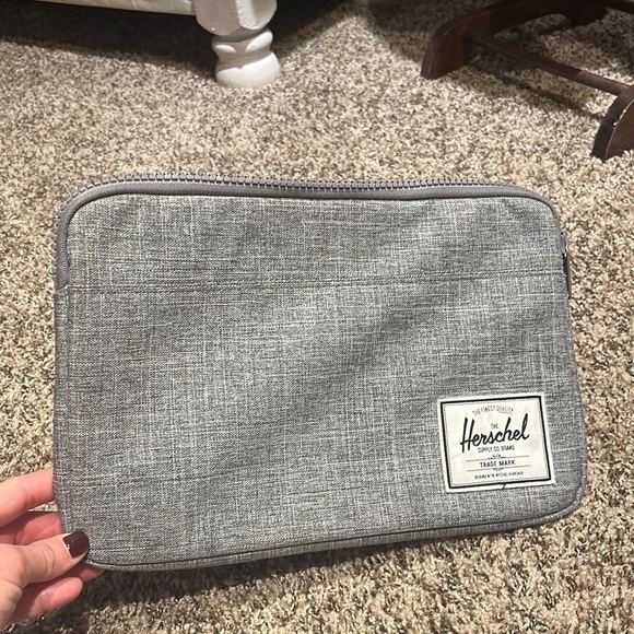 Herschel Anchor Sleeve - Picture 2 of 8